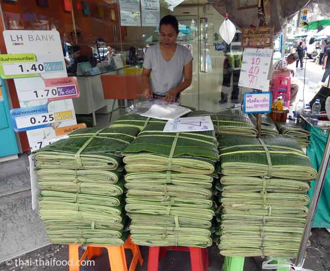 Bananenblätter Verkauf auf dem Blumenmarkt Bangkok