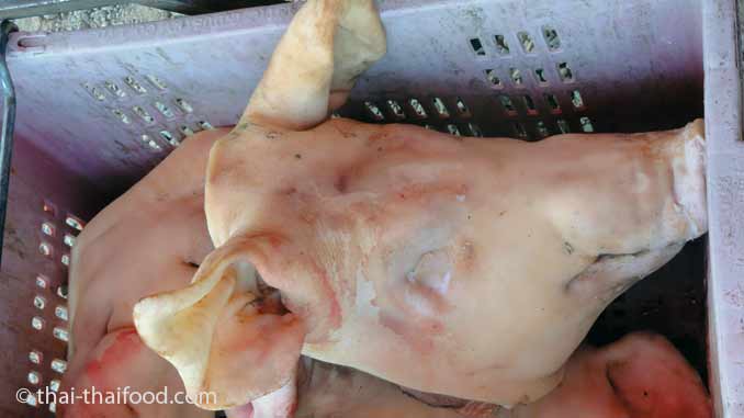 Schweinekopf Verkauf auf Thai Marktplatz