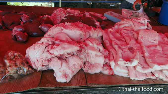 Schweine Innereien zum Verkauf auf Thai Markt