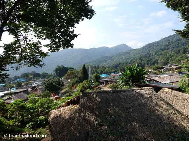 Thailändisches Dorf in den Bergen von Nord Thailand