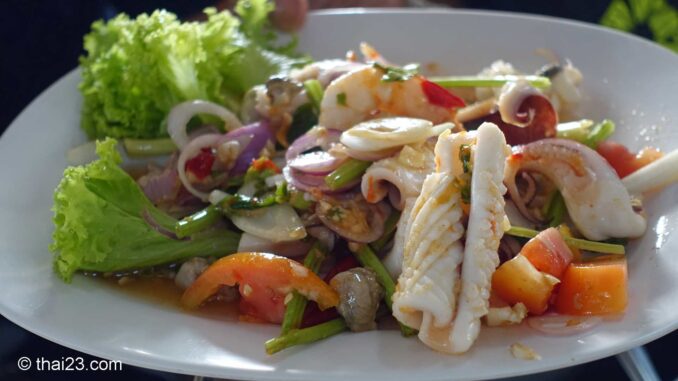 meeresfruechtesalat-yam-ruam-mit-talay Thai Meeresfrüchtesalat